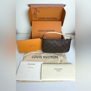 Authentic LOUIS VUITTON Monogram Pochette Pouch Small Shoulder Bag VI1020 READ